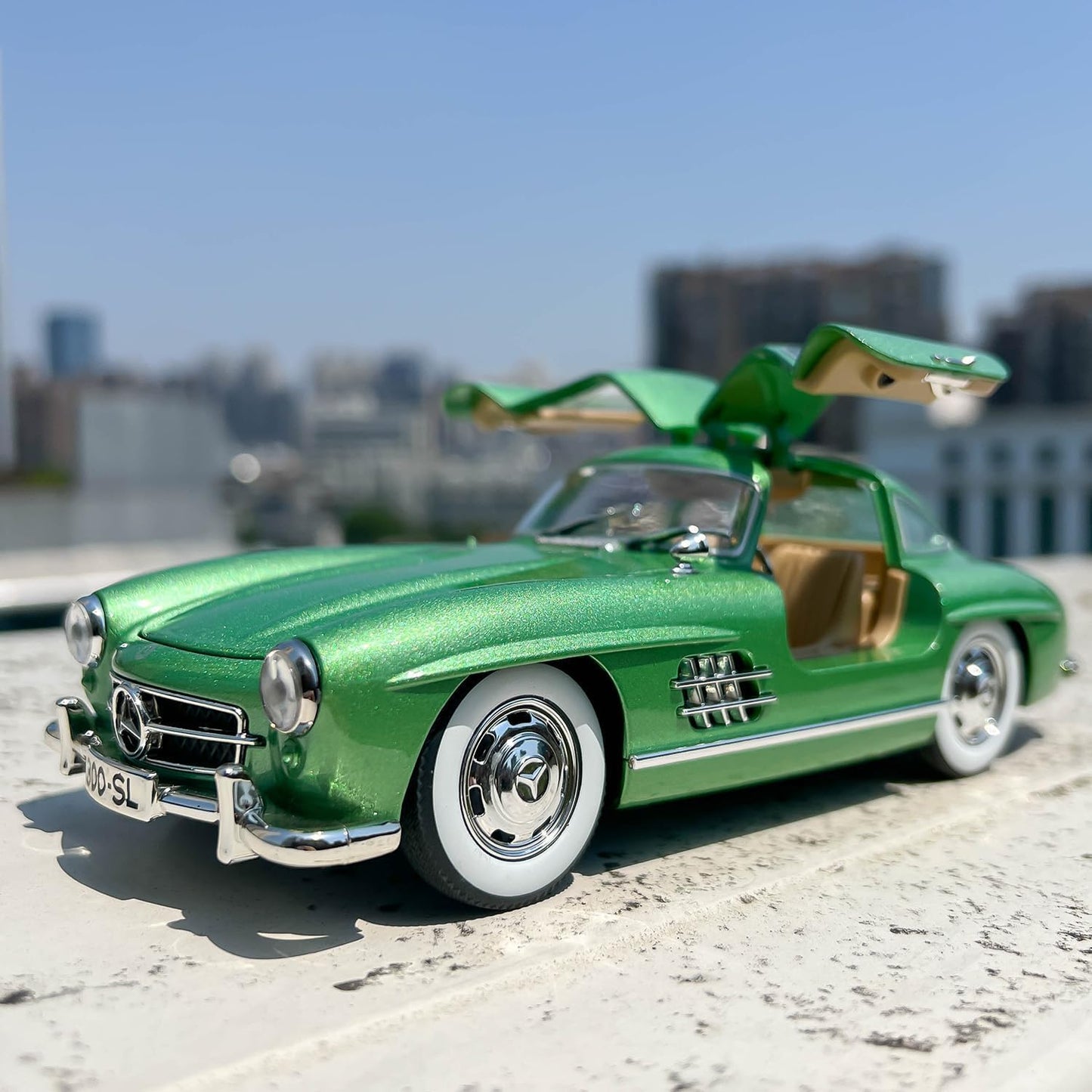 Red 1954 Mercedes-Benz 300 SL Die-Cast Car – 1:24 Scale Metal Model