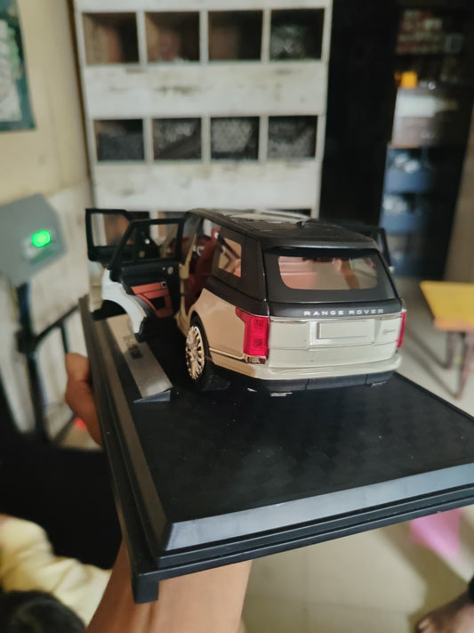 Die cast car 1:24